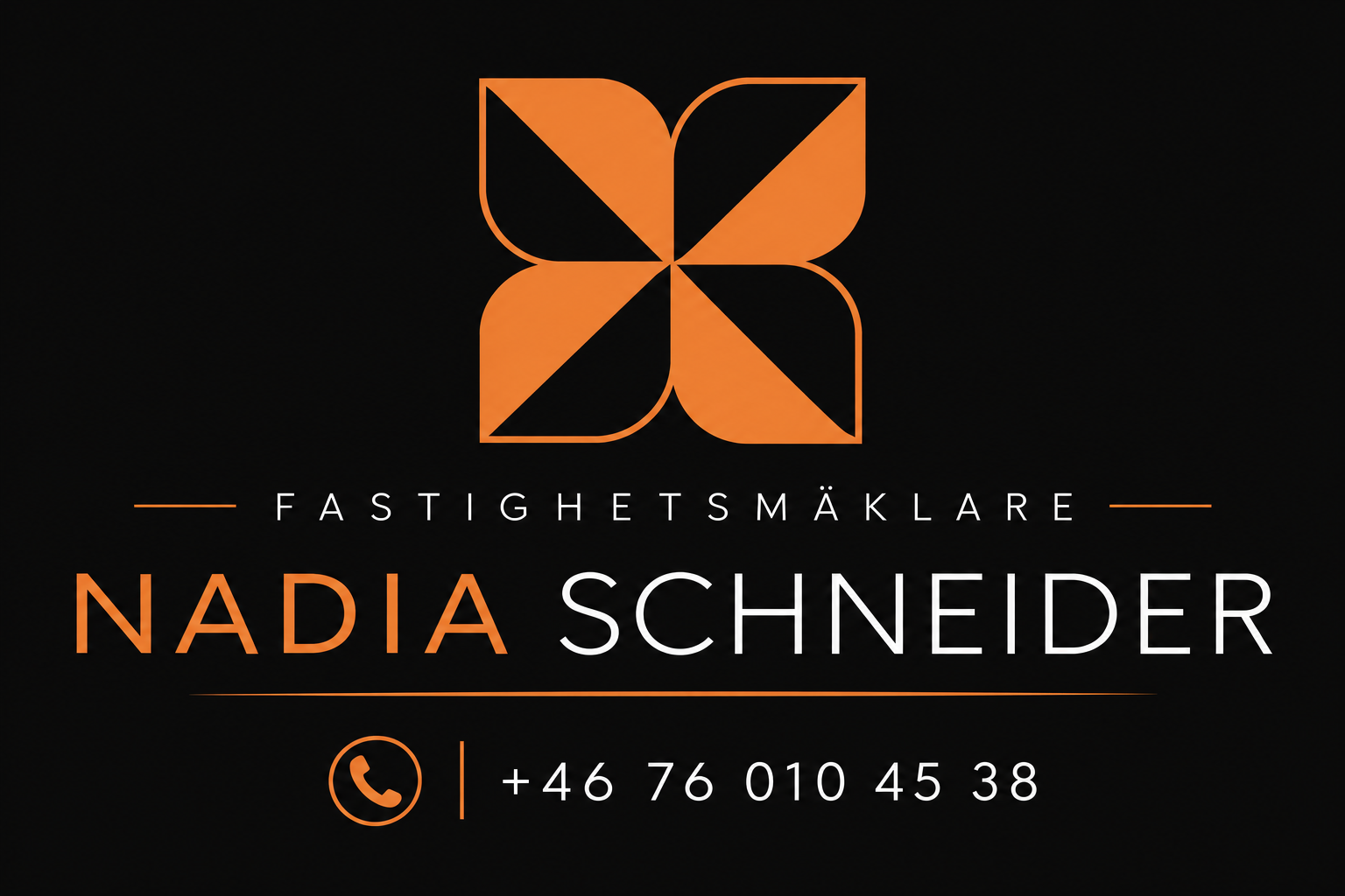 Nadia Schneiders skylt med kopparfärgat emblem, texten Fastighetsmäklare Nadia Schneider och telefon +46 76 010 45 38